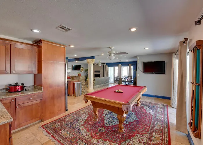 Elegant Home With Pool Table 3 Mi To Vegas Strip!